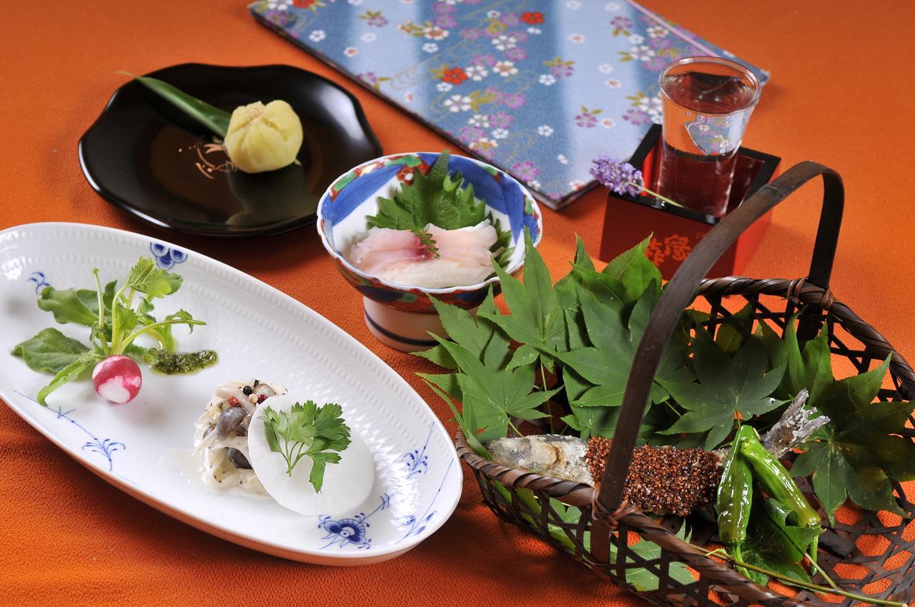 Jinpyokaku Hotel Yamanouchi  Ngoại thất bức ảnh
