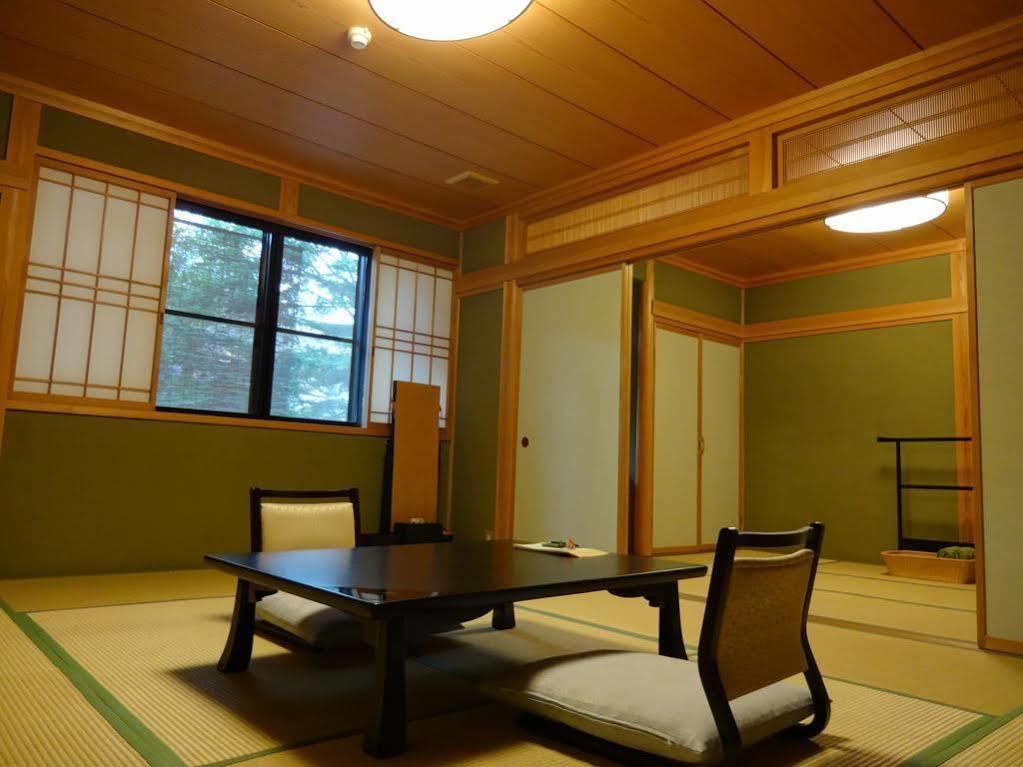 Jinpyokaku Hotel Yamanouchi  Ngoại thất bức ảnh